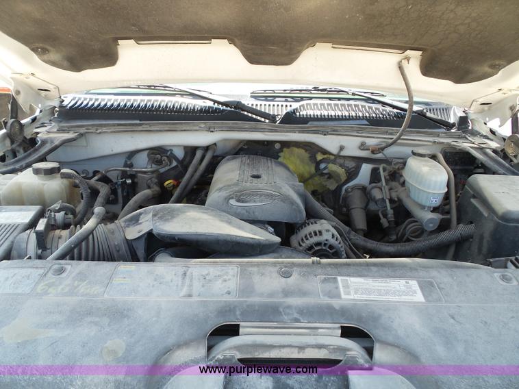 image for item J4823 2005 Chevrolet Silverado 2500HD pickup truck