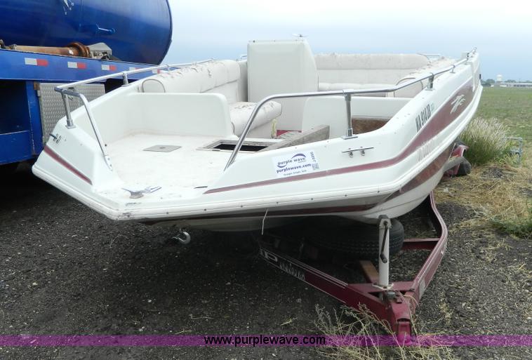 image for item J5095 1995 Deckliner VIP boat