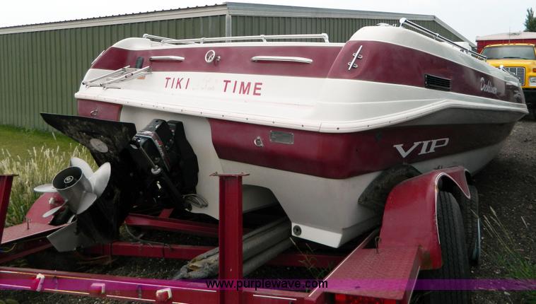 image for item J5095 1995 Deckliner VIP boat