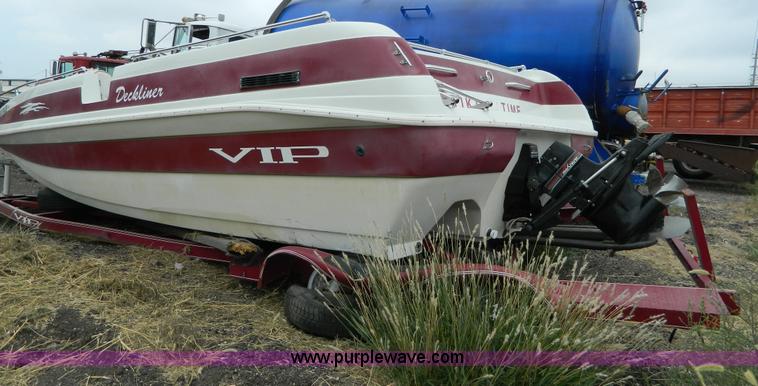 image for item J5095 1995 Deckliner VIP boat
