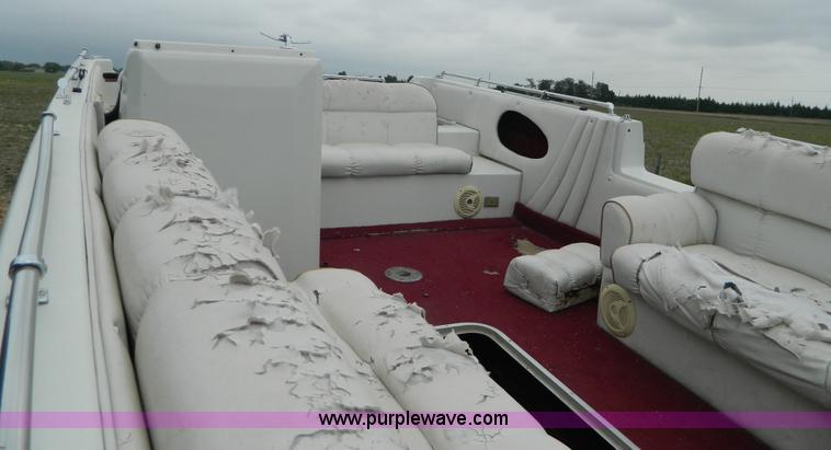 image for item J5095 1995 Deckliner VIP boat