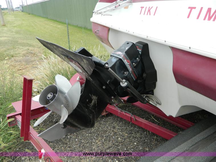 image for item J5095 1995 Deckliner VIP boat