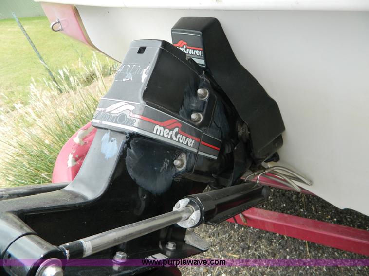 image for item J5095 1995 Deckliner VIP boat