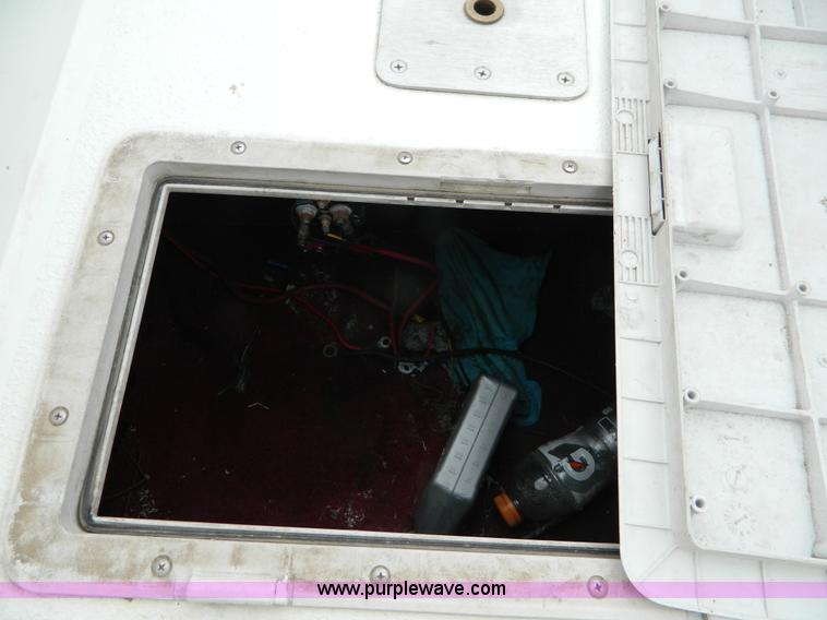 image for item J5095 1995 Deckliner VIP boat