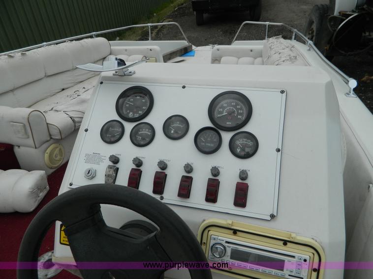 image for item J5095 1995 Deckliner VIP boat