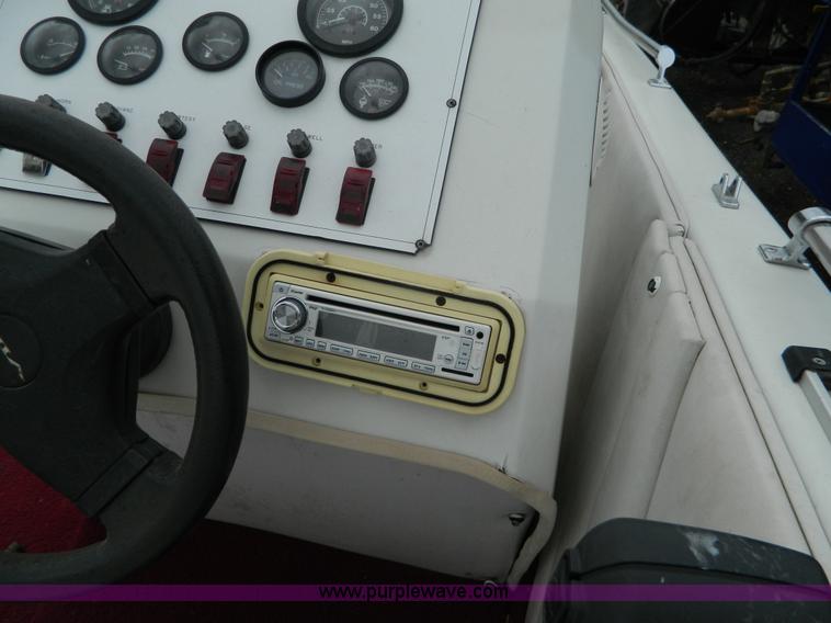 image for item J5095 1995 Deckliner VIP boat