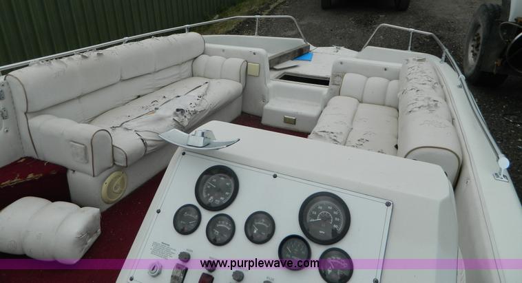 image for item J5095 1995 Deckliner VIP boat