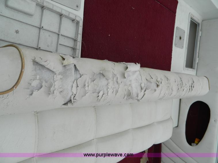 image for item J5095 1995 Deckliner VIP boat