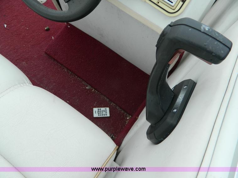 image for item J5095 1995 Deckliner VIP boat