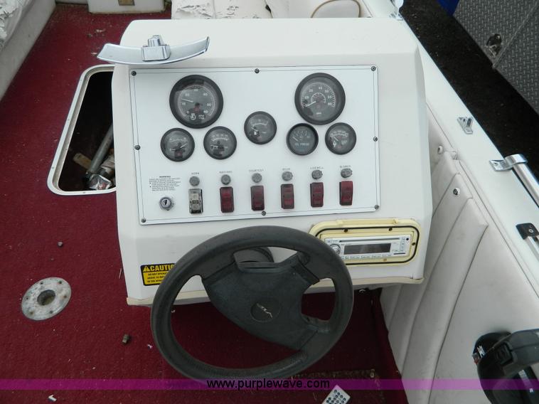 image for item J5095 1995 Deckliner VIP boat