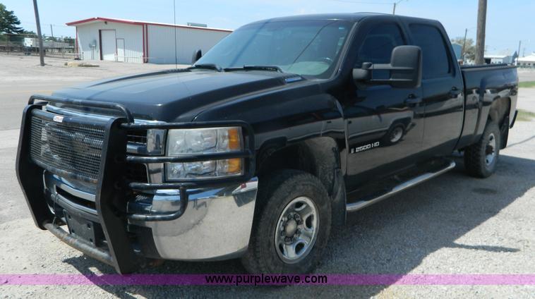 image for item J5107 2008 Chevrolet Silverado 2500HD Crew Cab pickup truck