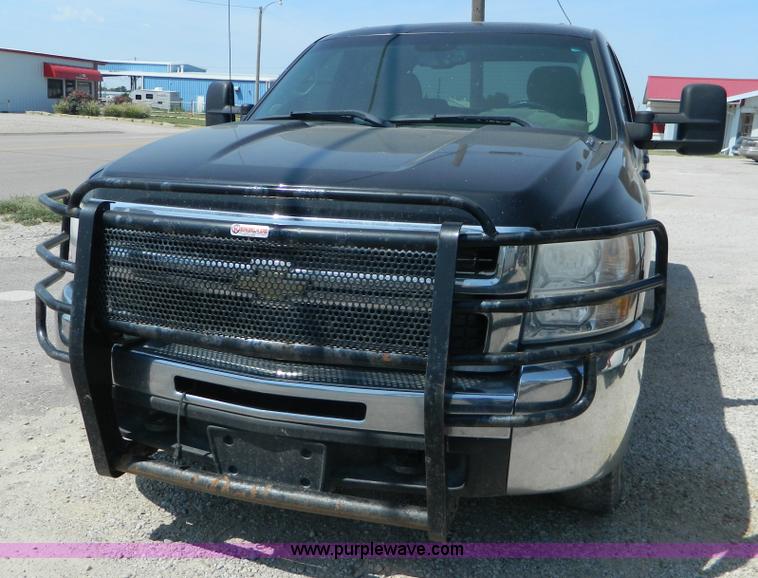 image for item J5107 2008 Chevrolet Silverado 2500HD Crew Cab pickup truck
