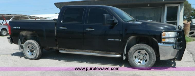 image for item J5107 2008 Chevrolet Silverado 2500HD Crew Cab pickup truck