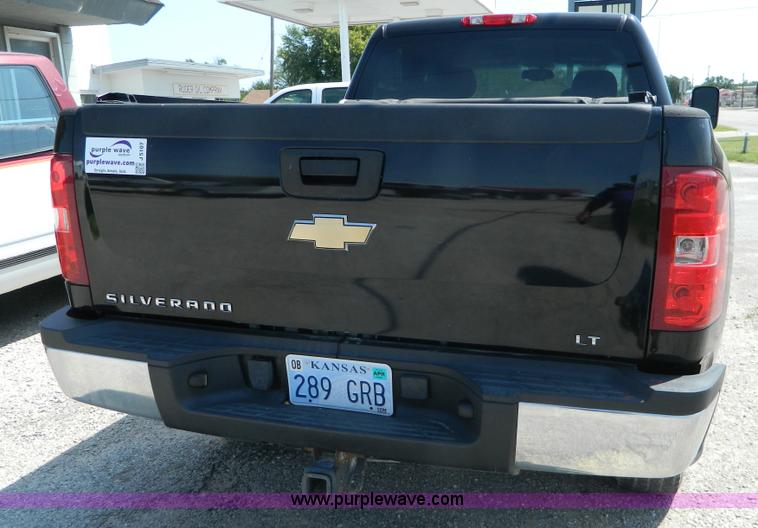 image for item J5107 2008 Chevrolet Silverado 2500HD Crew Cab pickup truck