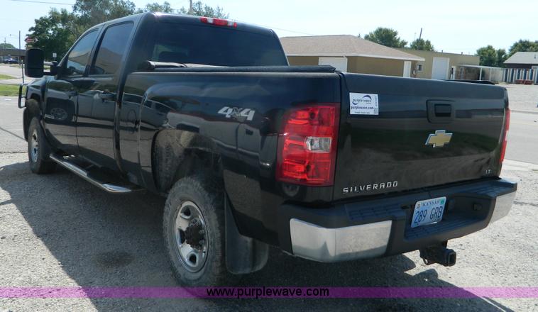 image for item J5107 2008 Chevrolet Silverado 2500HD Crew Cab pickup truck