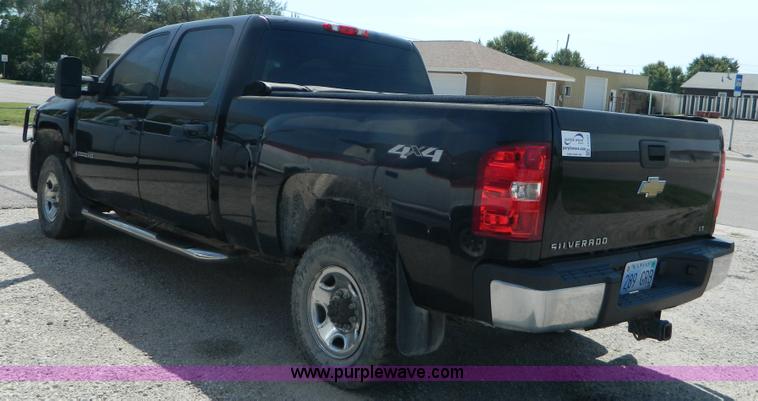 image for item J5107 2008 Chevrolet Silverado 2500HD Crew Cab pickup truck