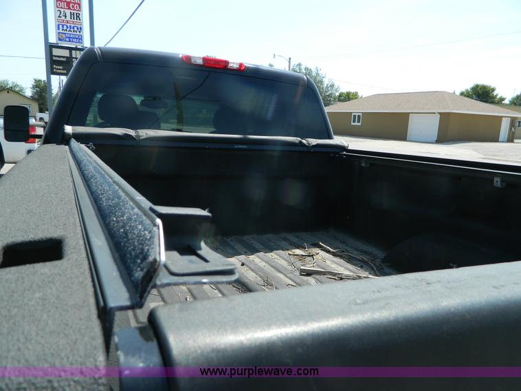 image for item J5107 2008 Chevrolet Silverado 2500HD Crew Cab pickup truck