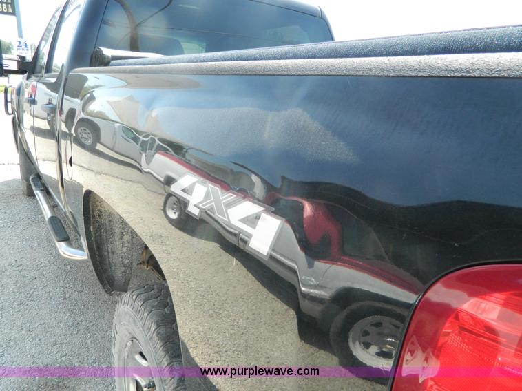 image for item J5107 2008 Chevrolet Silverado 2500HD Crew Cab pickup truck