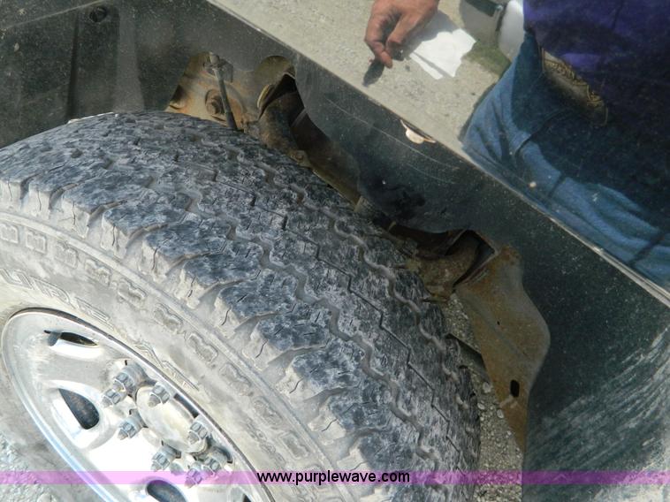 image for item J5107 2008 Chevrolet Silverado 2500HD Crew Cab pickup truck