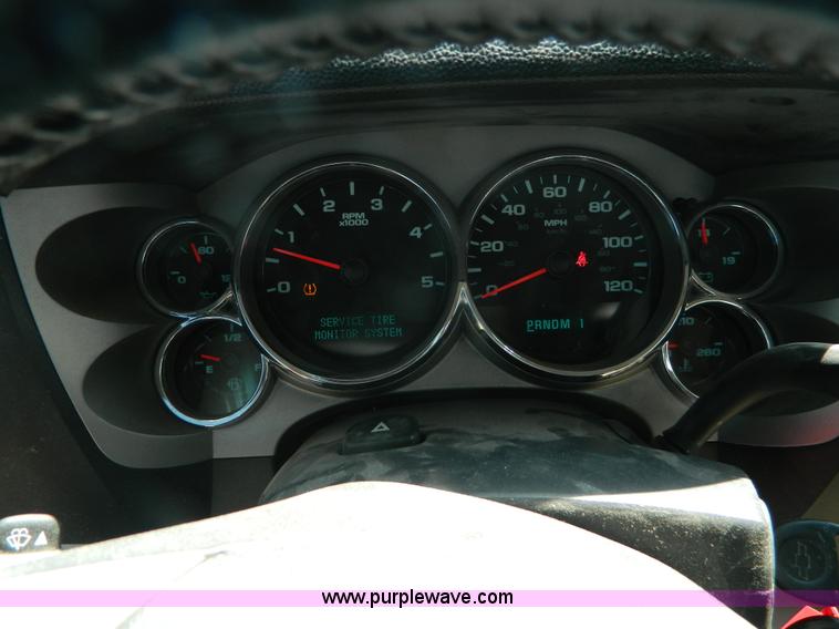 image for item J5107 2008 Chevrolet Silverado 2500HD Crew Cab pickup truck