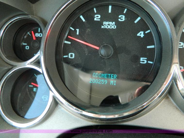 image for item J5107 2008 Chevrolet Silverado 2500HD Crew Cab pickup truck