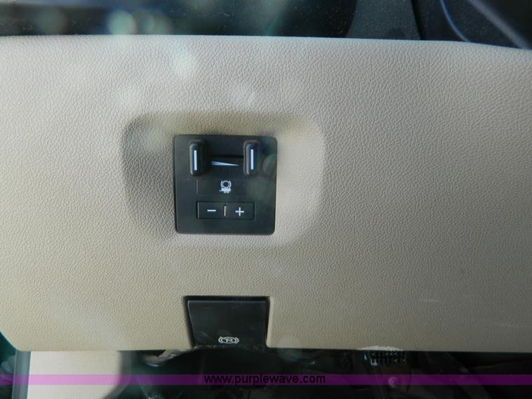 image for item J5107 2008 Chevrolet Silverado 2500HD Crew Cab pickup truck