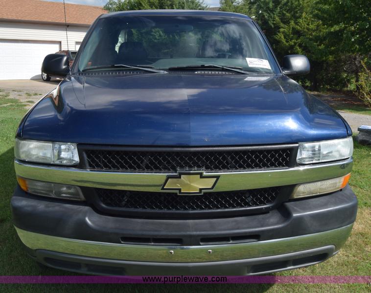 image for item K2794 2002 Chevrolet Silverado 2500HD Ext. Cab pickup truck