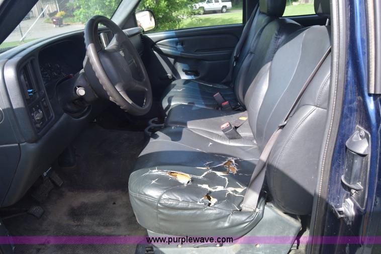 image for item K2794 2002 Chevrolet Silverado 2500HD Ext. Cab pickup truck