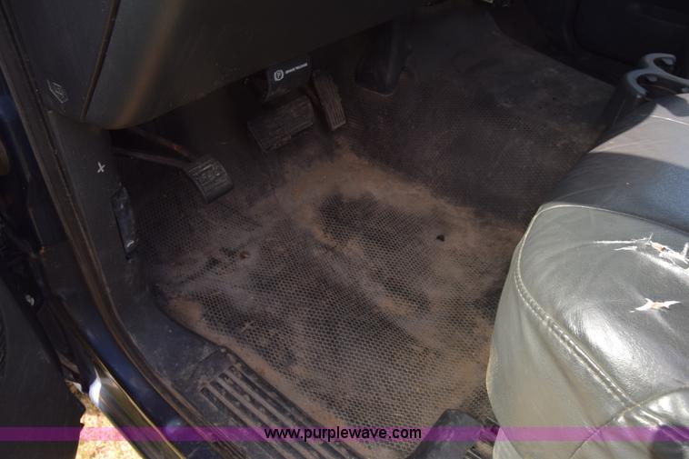 image for item K2794 2002 Chevrolet Silverado 2500HD Ext. Cab pickup truck