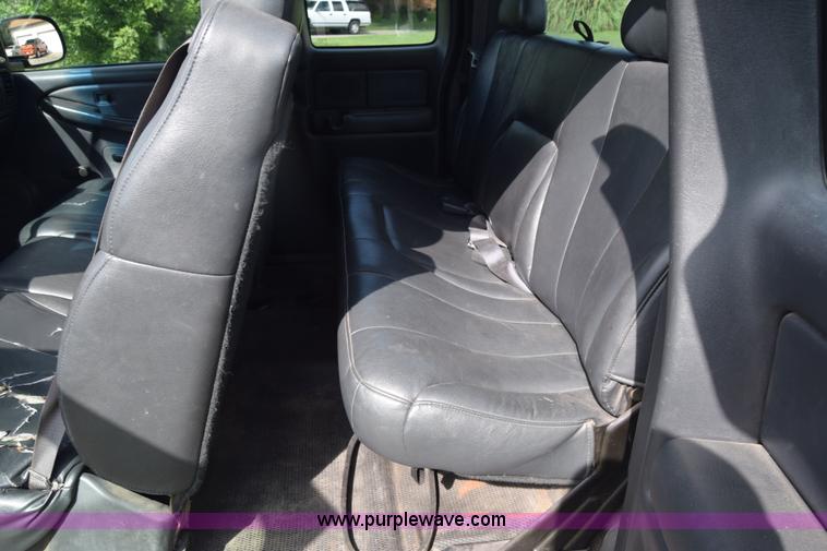 image for item K2794 2002 Chevrolet Silverado 2500HD Ext. Cab pickup truck