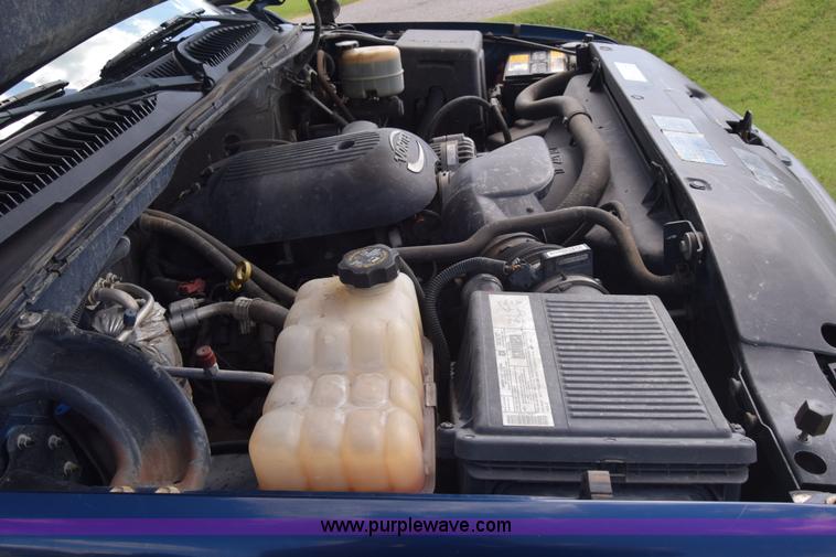 image for item K2794 2002 Chevrolet Silverado 2500HD Ext. Cab pickup truck