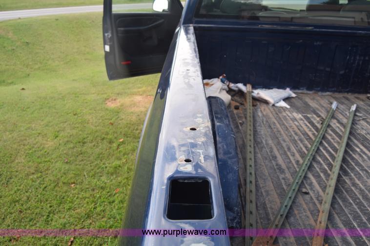 image for item K2794 2002 Chevrolet Silverado 2500HD Ext. Cab pickup truck