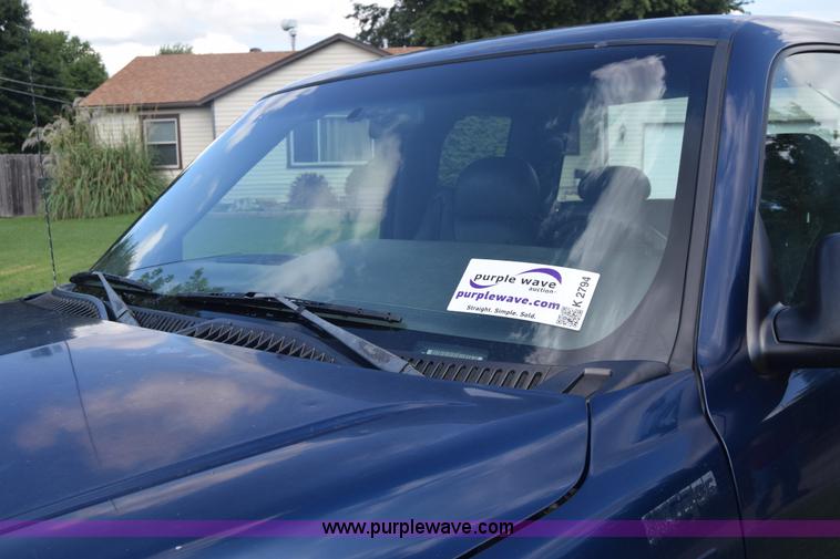 image for item K2794 2002 Chevrolet Silverado 2500HD Ext. Cab pickup truck