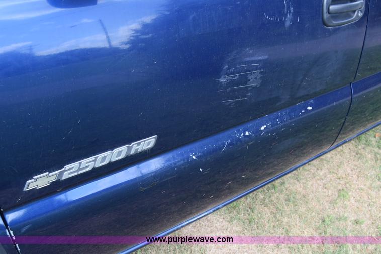 image for item K2794 2002 Chevrolet Silverado 2500HD Ext. Cab pickup truck