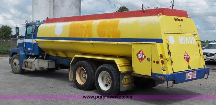 image for item K3479 1998 Freightliner FLD fuel truck