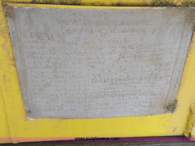 image for item K3479 1998 Freightliner FLD fuel truck