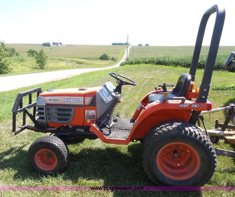 image for item K3740 Kubota B7300HST tractor