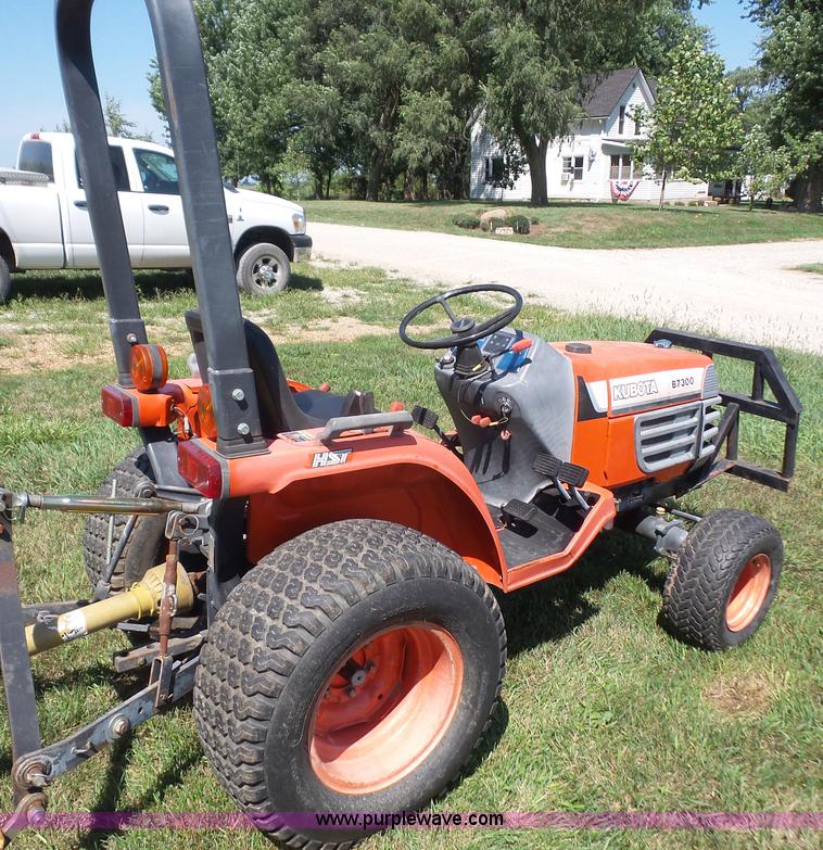 image for item K3740 Kubota B7300HST tractor