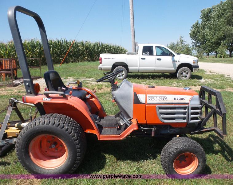 image for item K3740 Kubota B7300HST tractor