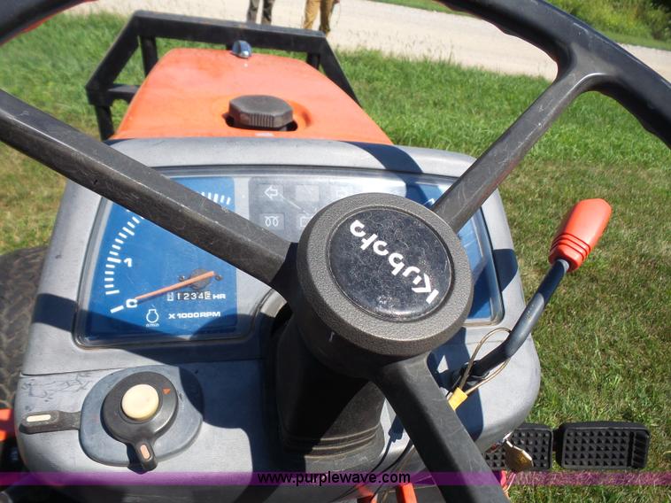 image for item K3740 Kubota B7300HST tractor