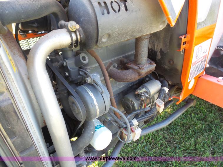 image for item K3740 Kubota B7300HST tractor