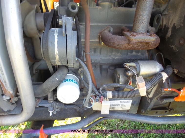 image for item K3740 Kubota B7300HST tractor