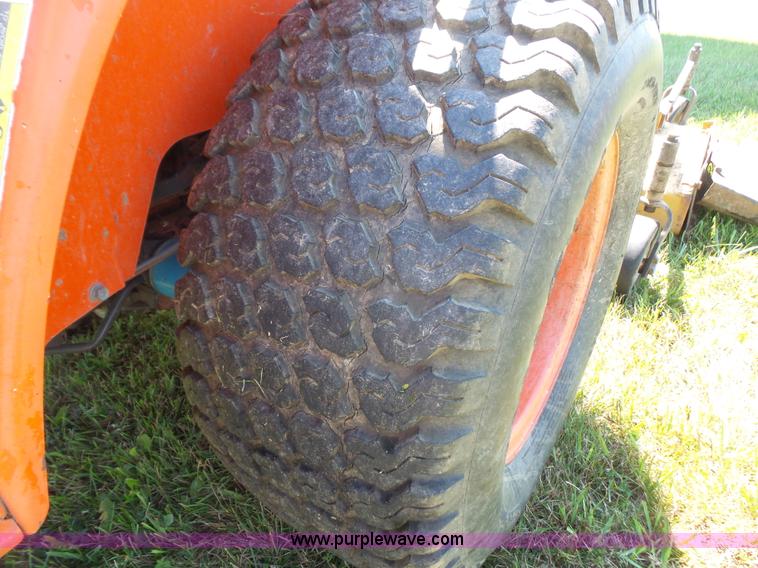 image for item K3740 Kubota B7300HST tractor