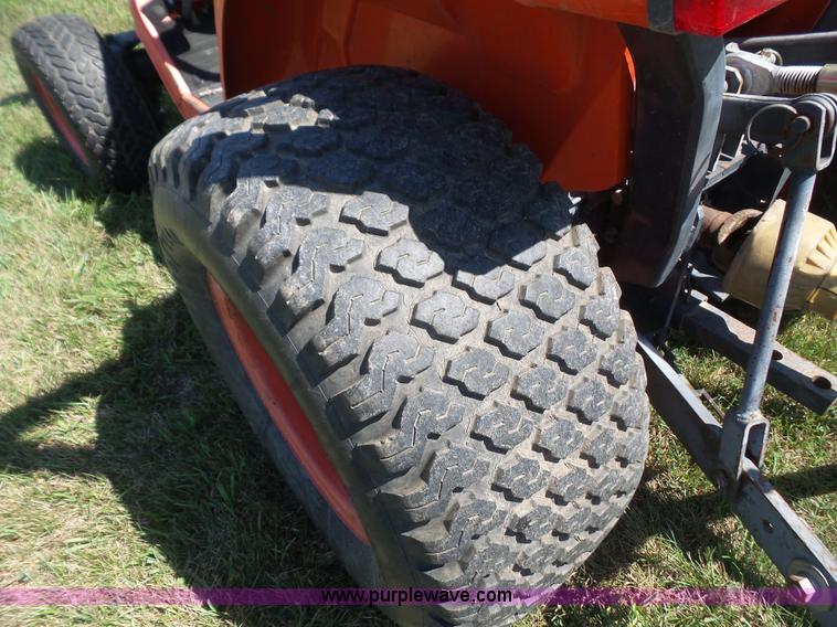 image for item K3740 Kubota B7300HST tractor