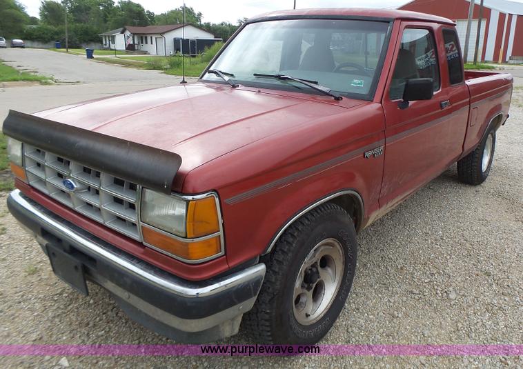 image for item K5709 1992 Ford Ranger SuperCab pickup truck