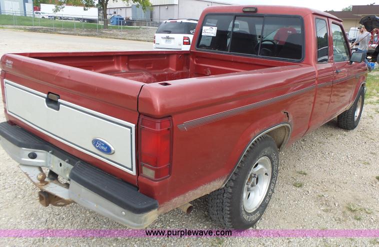 image for item K5709 1992 Ford Ranger SuperCab pickup truck