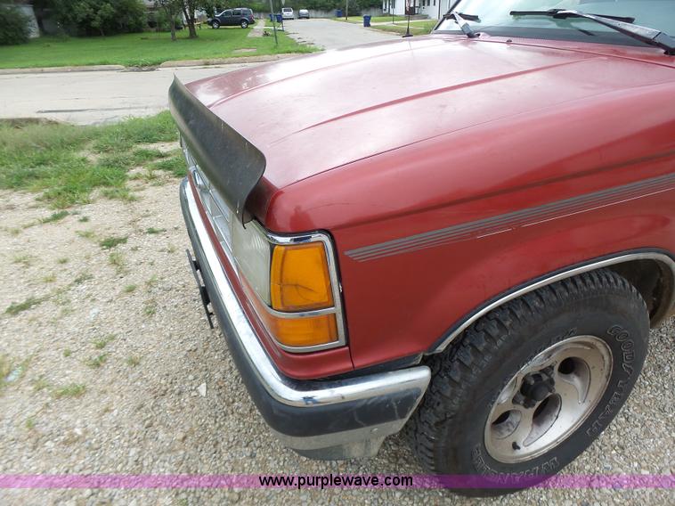 image for item K5709 1992 Ford Ranger SuperCab pickup truck