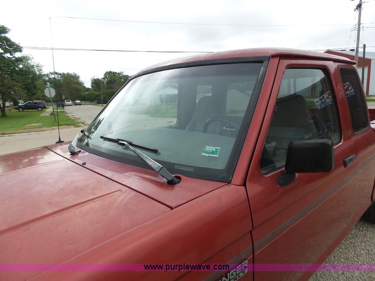 image for item K5709 1992 Ford Ranger SuperCab pickup truck