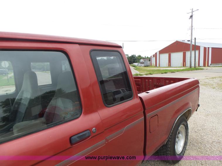 image for item K5709 1992 Ford Ranger SuperCab pickup truck
