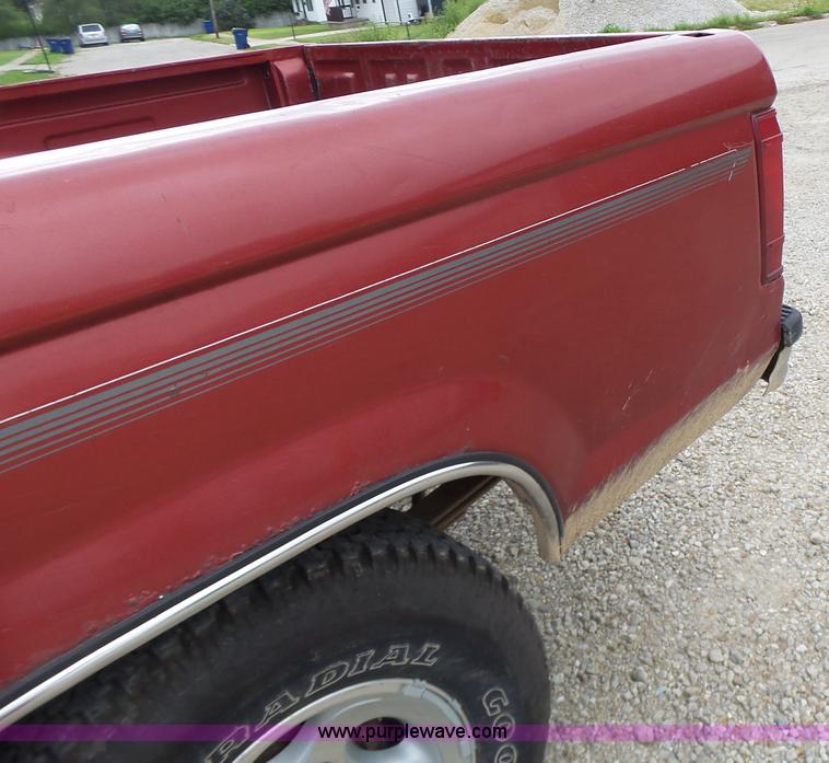 image for item K5709 1992 Ford Ranger SuperCab pickup truck